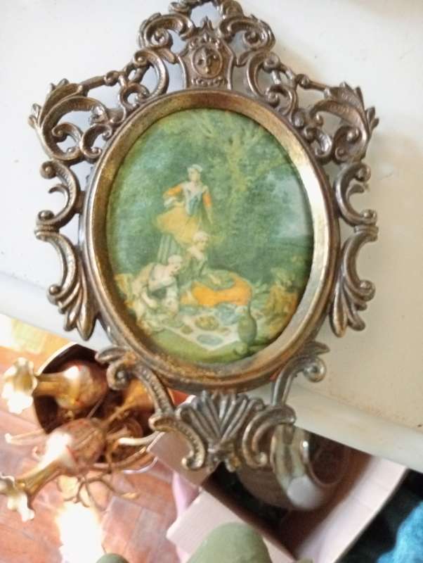 VINTAGE 15CM ITALIAN FRAME WITH SILK PRINT NR 3