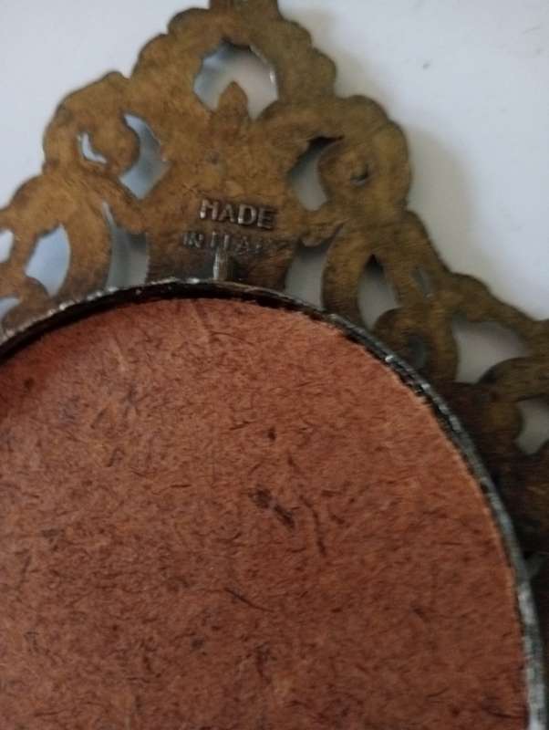 VINTAGE 15CM ITALIAN FRAME WITH SILK PRINT 2