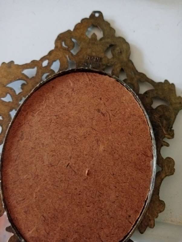 VINTAGE 15CM ITALIAN FRAME WITH SILK PRINT 2
