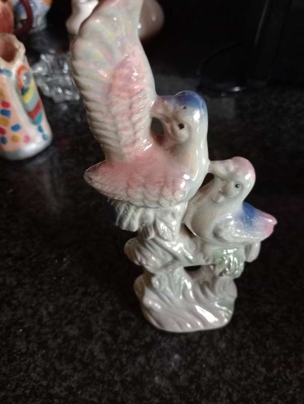 VINTAGE 19 CM GLAZED BIRD
