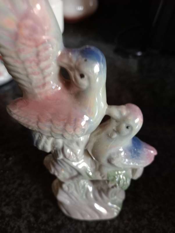 VINTAGE 19 CM GLAZED BIRD