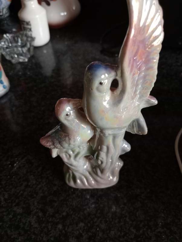 VINTAGE 19 CM GLAZED BIRD