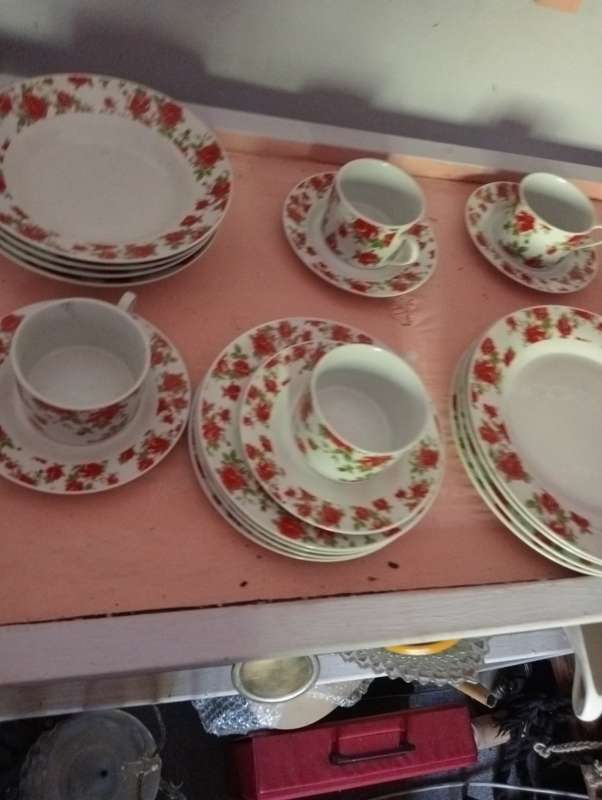 VINTAGE 20 PIECE PARTLY ENGLISH ROSE TEASET