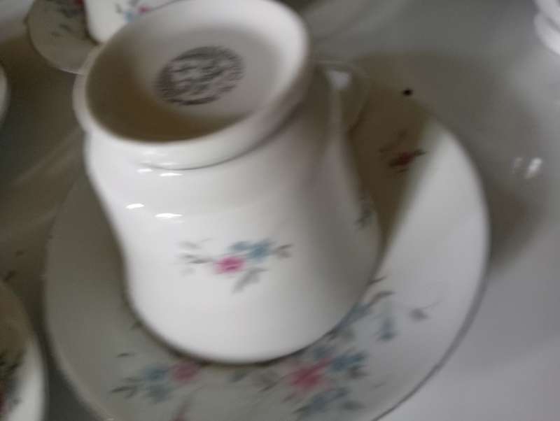 VINTAGE 21 PIECE MAKED TEASET MADE IN CHINA