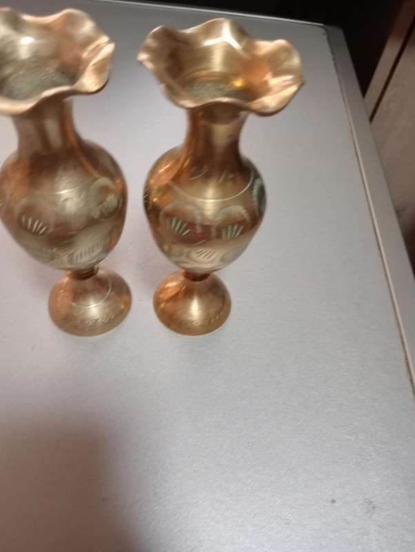 2 VINTAGE BRASSES