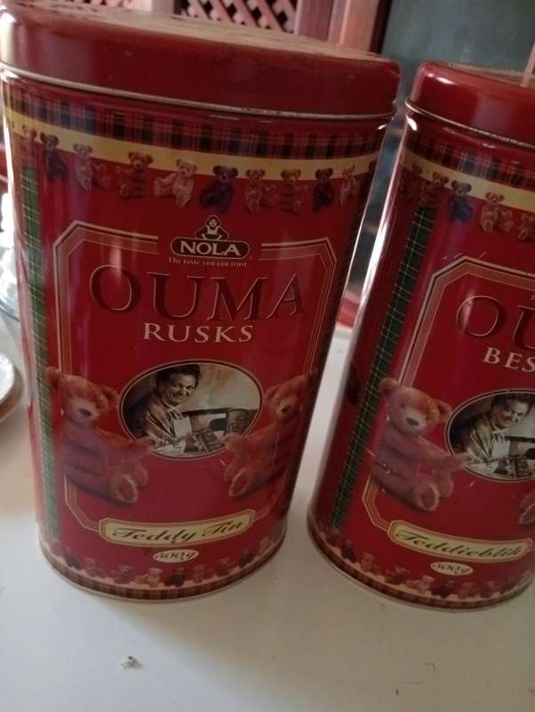 2 VINTAGE OUMA NOLA BESKUI TINS