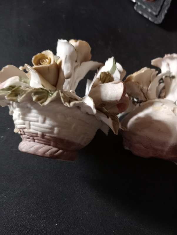 2 VINTAGE SMALL PORCELAIN FLOWER DECORATION