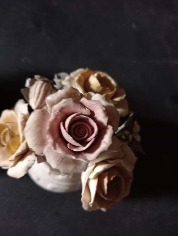 2 VINTAGE SMALL PORCELAIN FLOWER DECORATION
