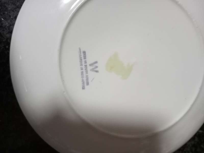 2 VINTAGE SIDE PLATES