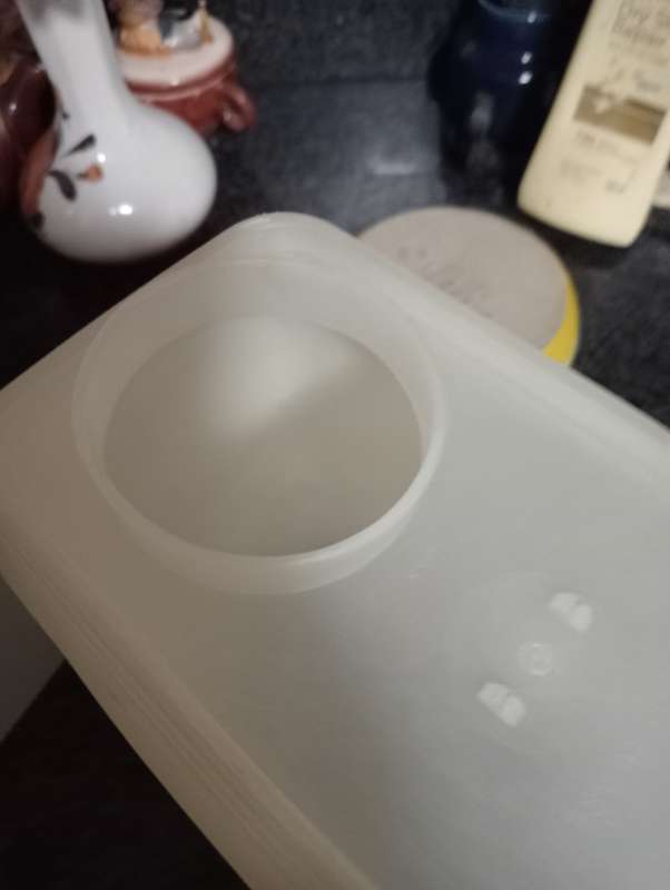 2 VINTAGE TUPPERWARE HOLDERS