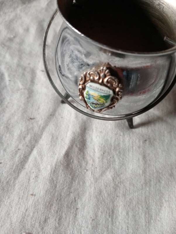 2 SMALL VINTAGE WILDERNESS COLLECTABLES