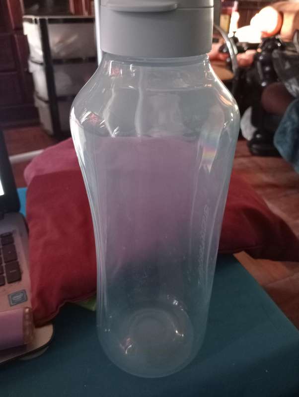 NEW TUPPERWARE WATER BOTTLE 2 LITRE