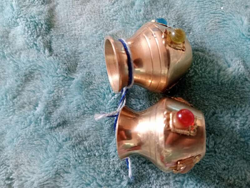 2 VINTAGE SMALL INDIE BUCKETS