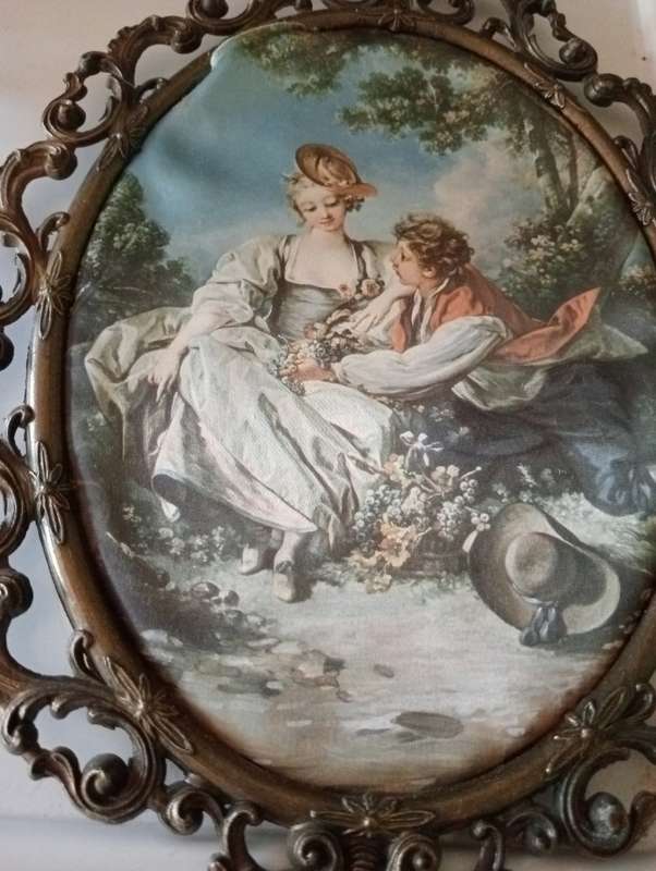 VINTAGE 30CM ITALIAN FRAME WITH SILK PRINT