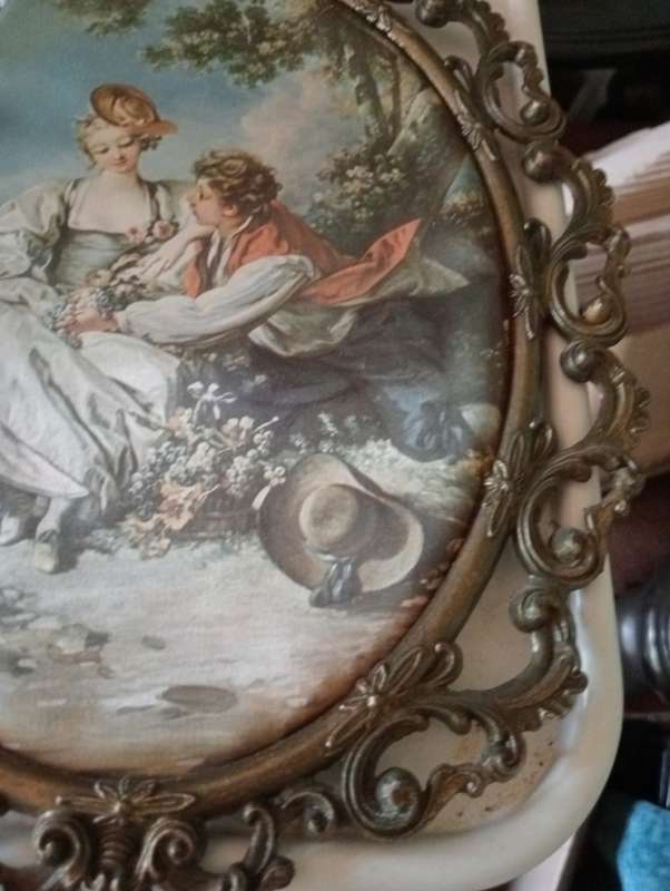 VINTAGE 30CM ITALIAN FRAME WITH SILK PRINT