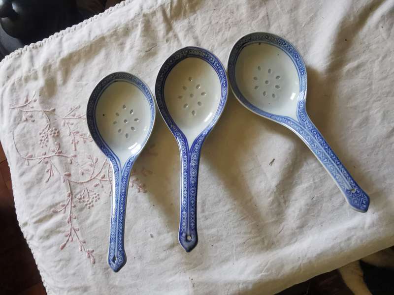 17 Chinese rice spoons marked