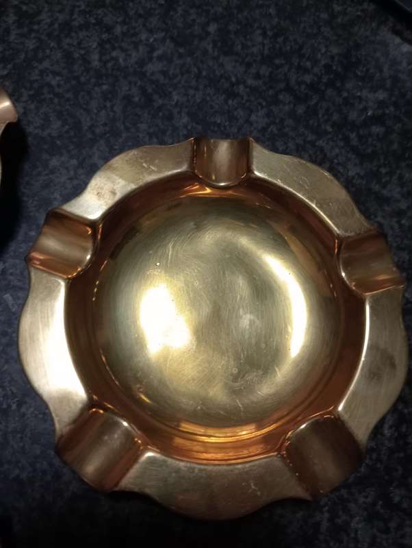 3 VINTAGE BRASS  ASHTRAYS