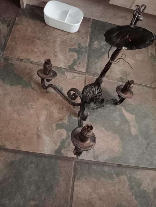 VINTAGE 3 TIER IRON CEILING LIGHT