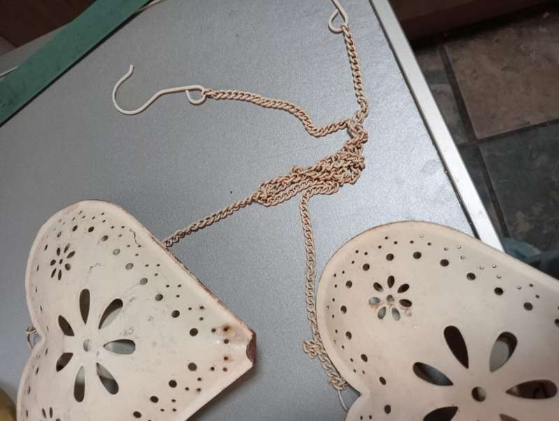 VINTAGE WALL DECORATIONS