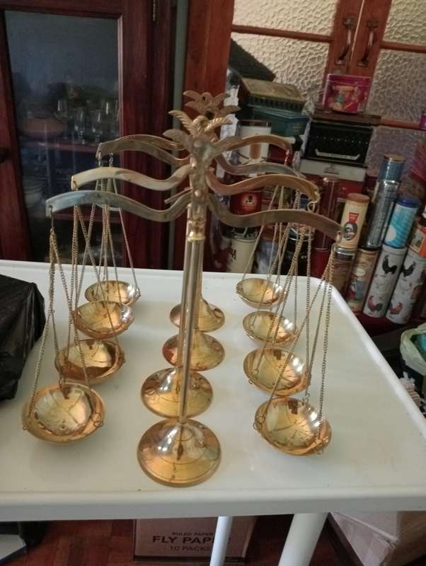 4 VINTAGE BRASS BALANCING SCALES