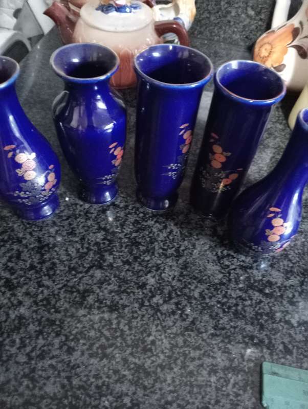4 VINTAGE KOBAT BLUE CHINESE PORCELAIN VASES