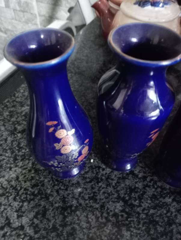 4 VINTAGE KOBAT BLUE CHINESE PORCELAIN VASES