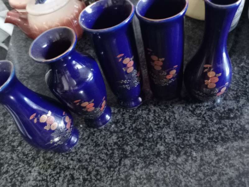 4 VINTAGE KOBAT BLUE CHINESE PORCELAIN VASES