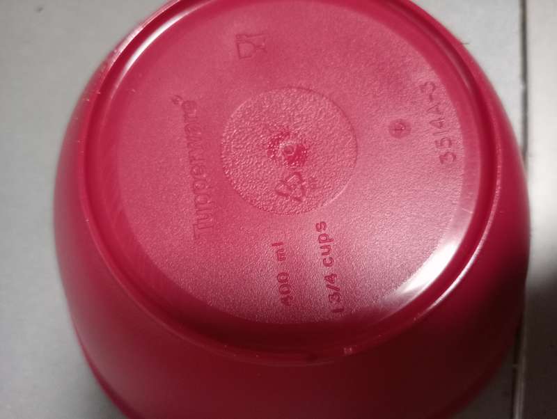 4 NEW TUPPERWARE PORRIDGE BOWLS