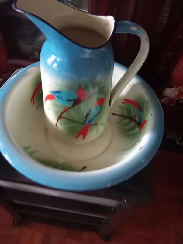 4 PIECE ENAMEL PITCHER  AND  BASIN SET MADE IIN POLAND