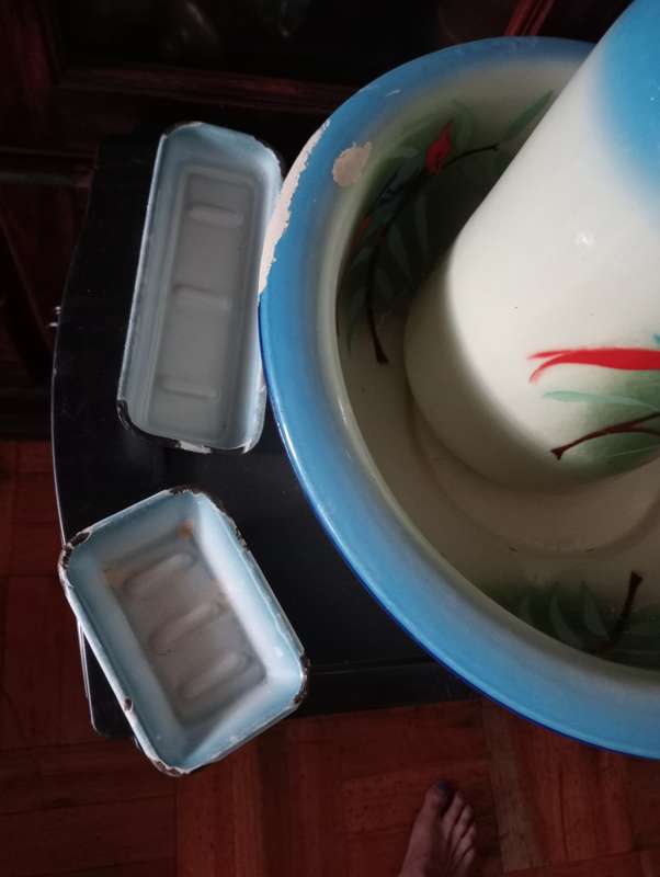 4 PIECE ENAMEL PITCHER  AND  BASIN SET MADE IIN POLAND