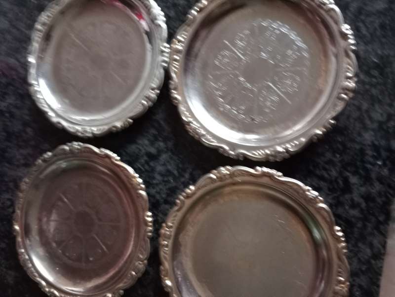 4 VINTAGE SILVERPLATED COASTERS