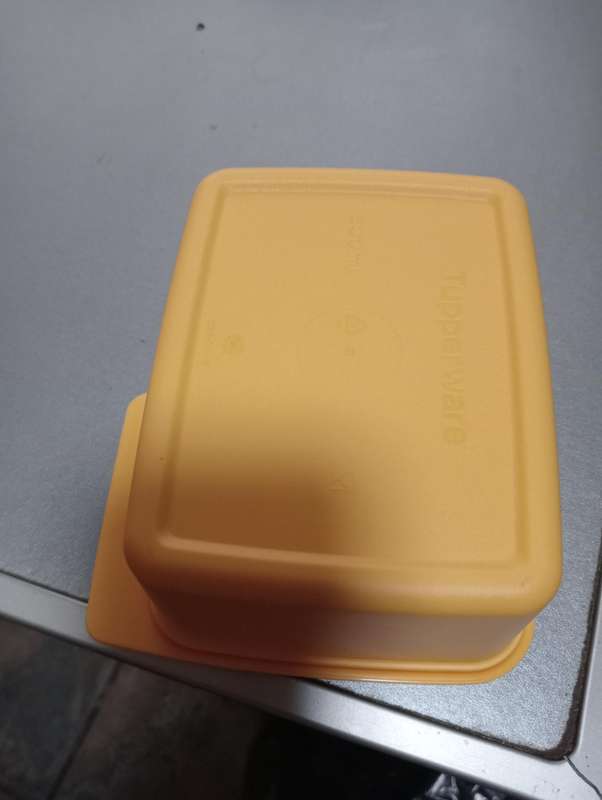 NEW YELLOW TUPPERWARE HOLDER 500ML