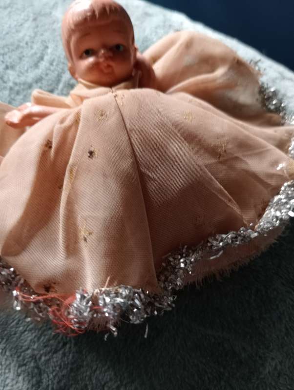VINTAGE 6 CM DOLL WITHOUT LEGGS