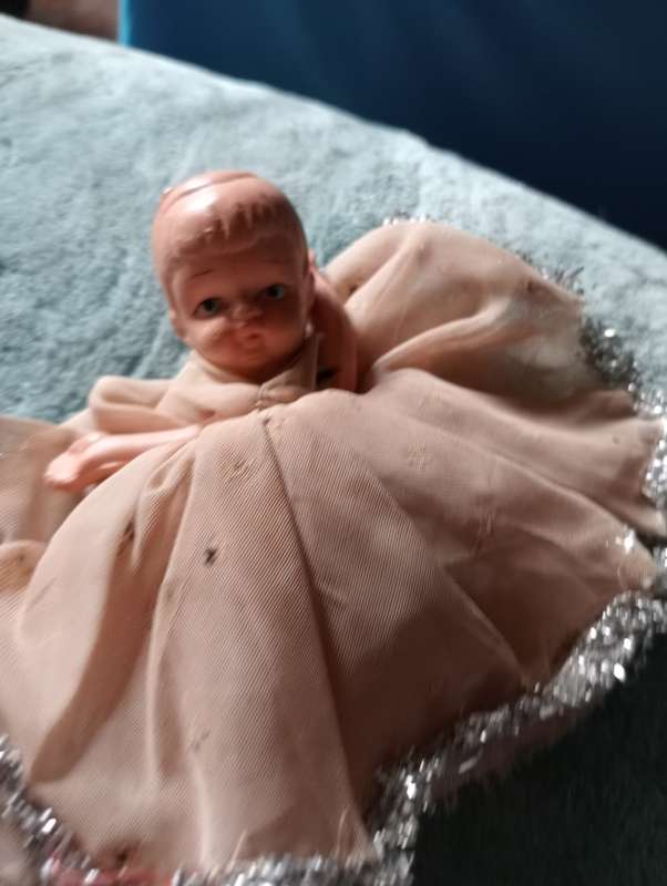 VINTAGE 6 CM DOLL WITHOUT LEGGS