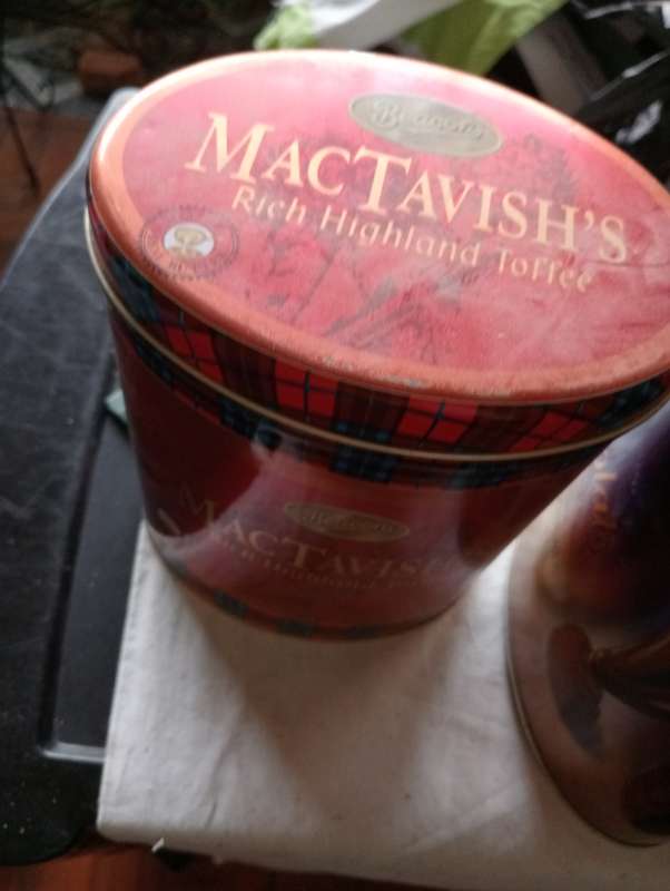 VINTAGE 750GRAM MC TAVISH TIN