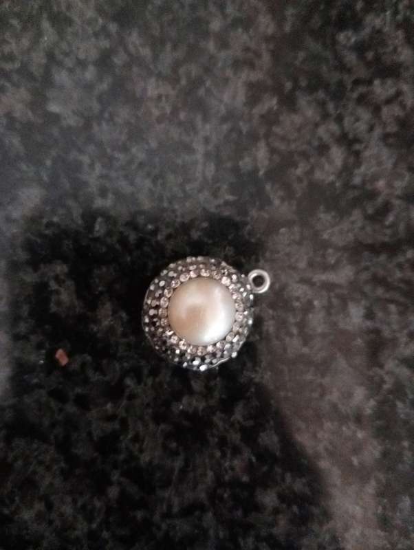 VINTAGE 925 SILVER MOTHER OF PEARL AND MARCASITE STERLING SILVER PENDANT