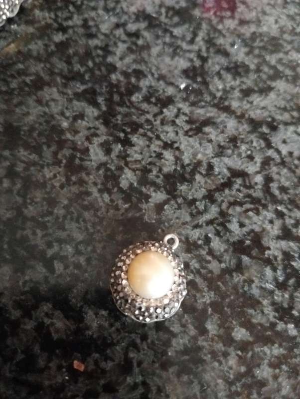 VINTAGE 925 SILVER MOTHER OF PEARL AND MARCASITE STERLING SILVER PENDANT