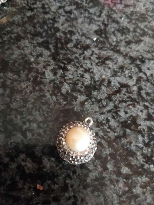 VINTAGE 925 SILVER MOTHER OF PEARL AND MARCASITE STERLING SILVER PENDANT