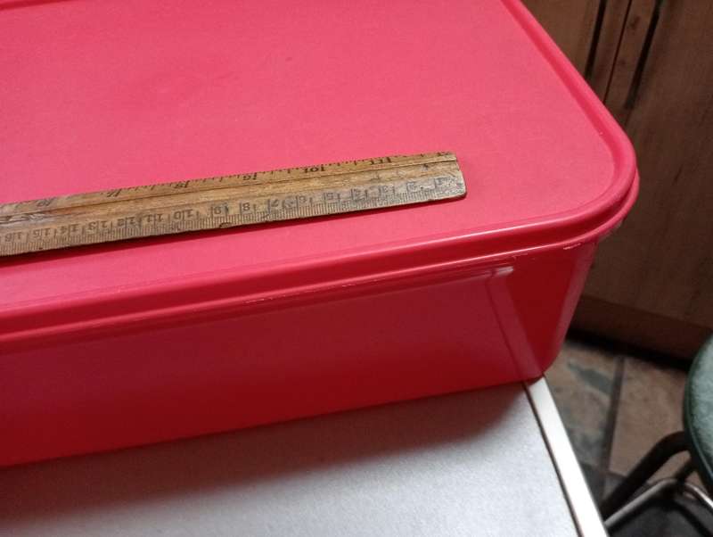 9.4 LITRE TUPPERWARE HOLDER