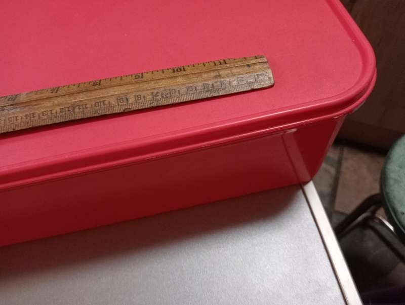 9.4 LITRE TUPPERWARE HOLDER