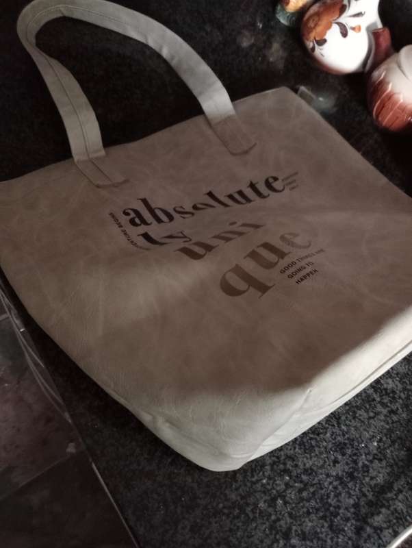 ABSOLUTELY SHOULDER BAG
