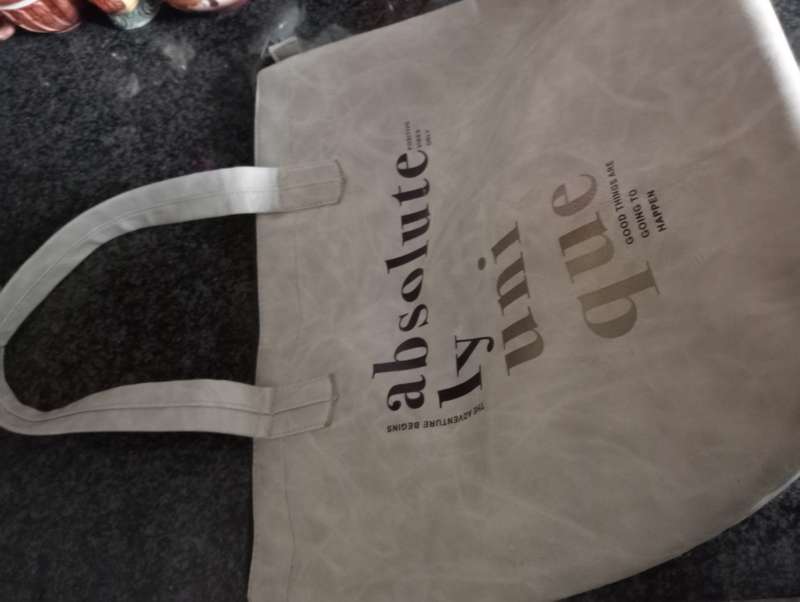 ABSOLUTELY SHOULDER BAG