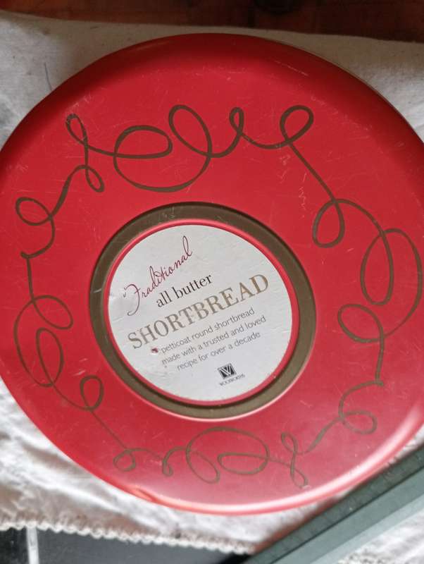 VINTAGE ALL BUTTER SHORTBREAD TIN