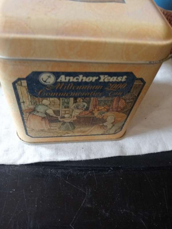 VINTAGE ANCHOR YEAST COMMEMORATIVE TIN