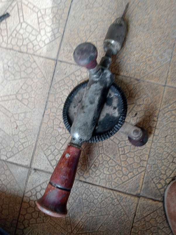 ANTIQUE HAND DRILL