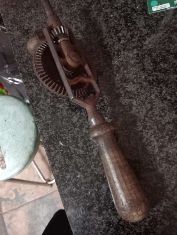 ANTIQUE HAND DRILL