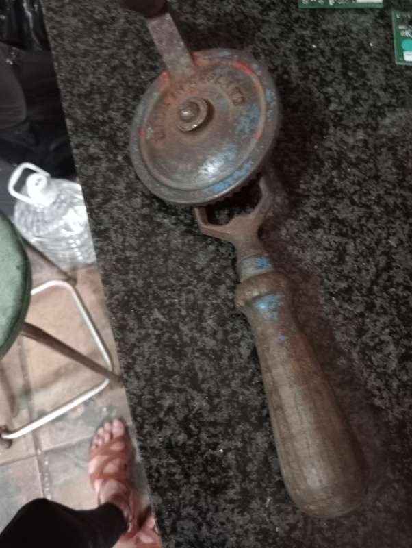 ANTIQUE HAND DRILL