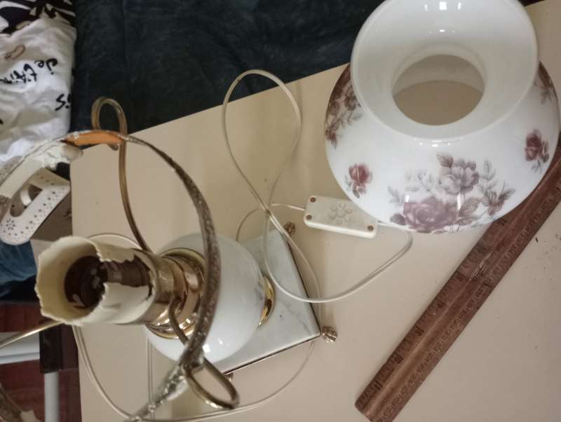 ANTIQUE PORCELAIN LAMP WITH BRASS