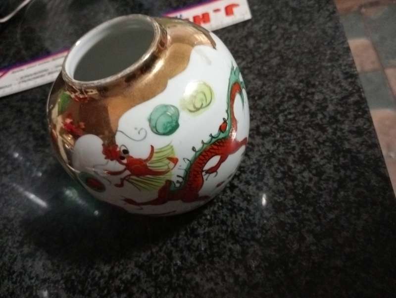 ANTIQUE CHINESE FAMILY ROSE VASE