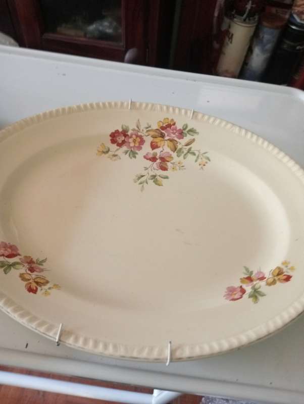 ANTIQUE SWINNERTON STAFFORDSHIRE ENGLAND OVAL WALL PLATE